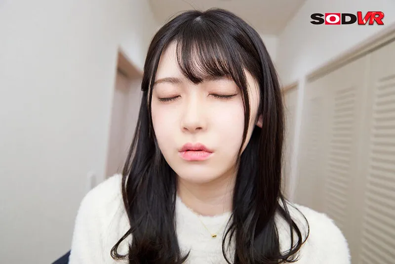 【VR】人気コンカフェ嬢からAVデビューを果たしたあかりちゃんと最初から最後までずう～っと甘えキス・本気ベロちゅうでキス100回以上のイチャラブ究極同棲VR 皆瀬あかり 画像3