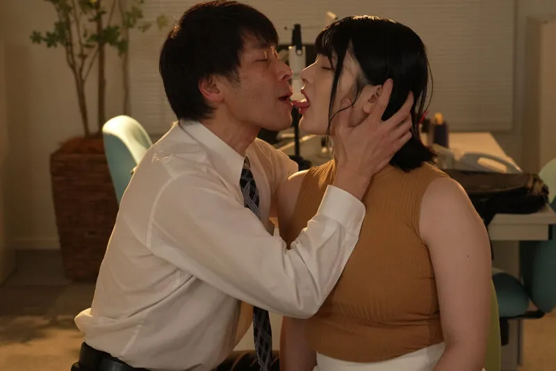 社長秘書の美人妻はいいなりM女で性欲処理係もやっています 湊すみれ 画像4