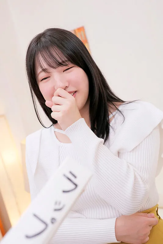 男女の友情は成立するのか！？女子大生限定！ ラップ1枚隔てて男友達チ○ポに素股体験させちゃいました♪ 一色さら 画像1