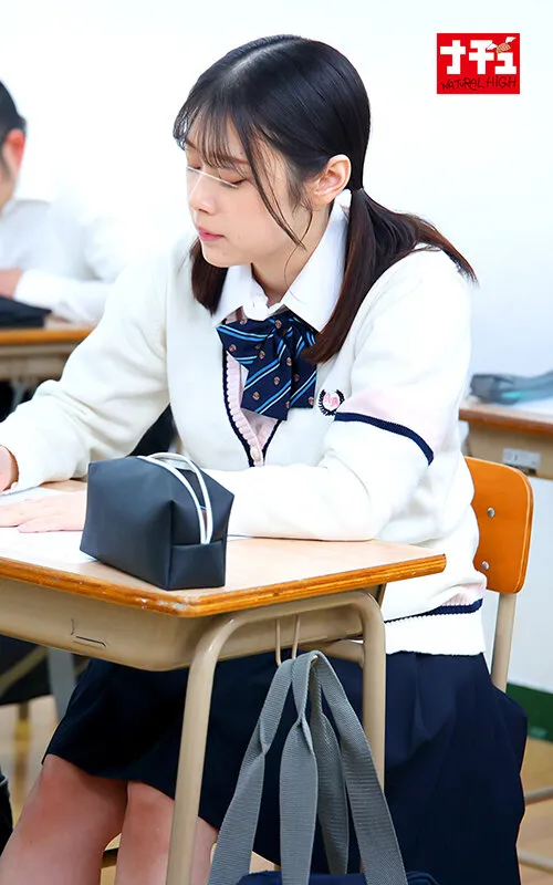 のぞき教員の弱みを握り言いなり赤ちゃんプレイで連続バブ射精させる母性強めの性欲女子 画像3