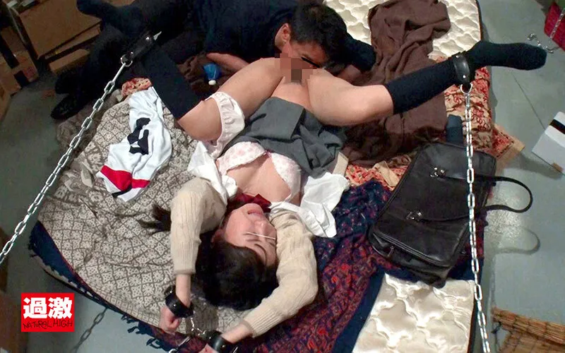 拘束スローピストンレ●プ6 ゆっくり生チ○ポを挿し込み中出しまでの反応を楽しむ鬼畜オヤジに犯●れた女 帰宅中ロリ巨乳J〇 画像4