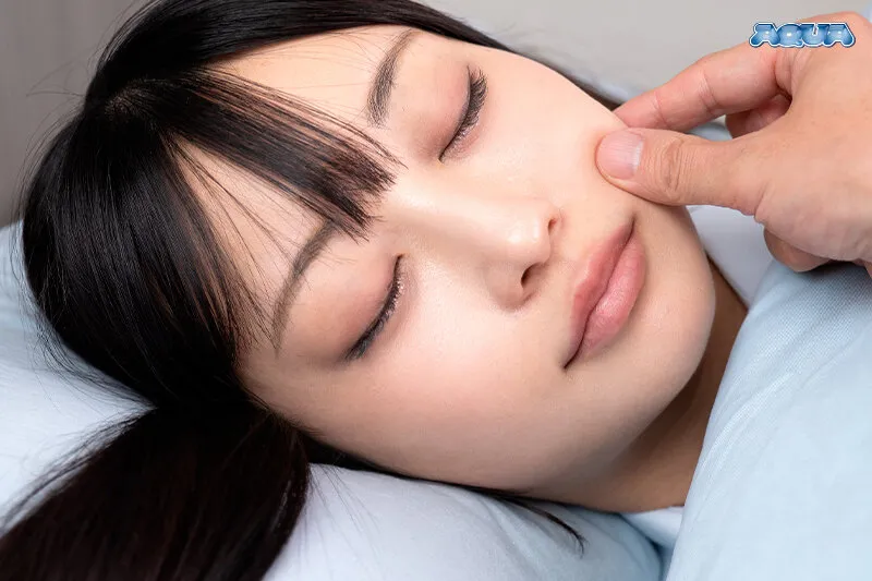 【VR】【心の声が聞こえてくるVR】妹（エッチしたかったなぁ…寂しいけど自分でしようかな…あれ、誰か来た？寝たふりしたけど、どうしよう…なんか触られてる…） 笠木いちか 画像5