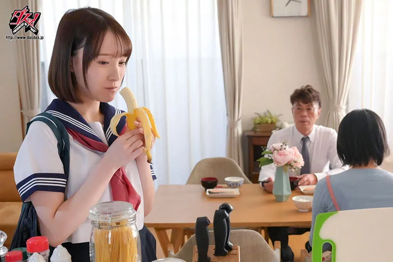 男嫌いなスレンダー美乳の連れ子に媚薬を●ませて一週間。子宮が疼き、理性を失った娘は、嫌がりながらも俺の巨根を求めるようになった。 白石もも 画像9