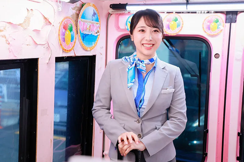 働く女AV出演ドキュメント 現役国際線キャビンアテンダント あすかさん（24歳）170cm高身長、Gカップ巨乳、デカ尻90cm、黒パンスト美脚―。マジックミラー便では口説けなかったハイスペックなCAが交渉の果てに最初で最後のAV DEBUT 画像3