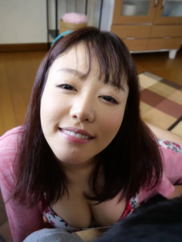 【VR】VR 浜崎真緒 雨の大人デート ずーっと昔から愛してます！ いつだって至近距離で一緒にいたいの！ 画像2