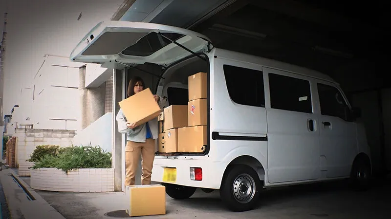 配送ドラバーを自宅に引き込んで理解らせてヤリました。【配信限定vol.1】 画像1