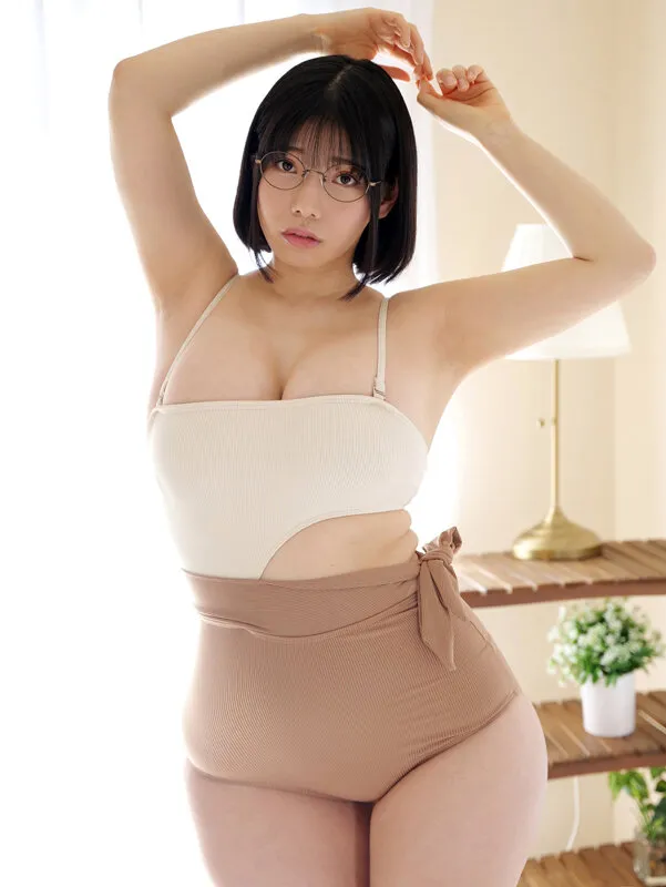 嗚呼、押しに弱すぎるよ。悪魔的ロケット乳の地味メガネ爆乳しろ～と娘。隠し撮りからのAV出演記録。 画像2