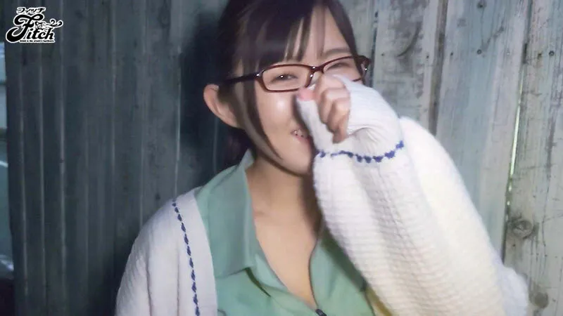 性格が良すぎるスポーツ用品店の爆乳店員 ぷるるんハニカミJcup絶頂AVデビュー 桃木結愛 画像3