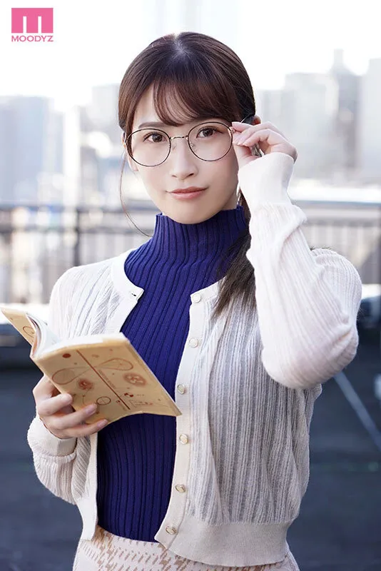 地味そうに見える文系女子がある日、ヤリサーの新歓コンパに来てしまった。見た目とは裏腹にお酒を飲むと物凄いケダモノ肉食で朝まで10発中出しマラ喰いスプラッシュ大乱交 美園和花 画像1