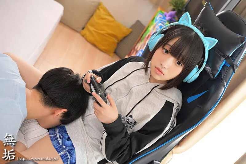いつでもおま×こ使い放題！ ゲームしながら自由にハメさせてくれるドスケベ引きこもりゲーマー妹 小島みこ 画像6