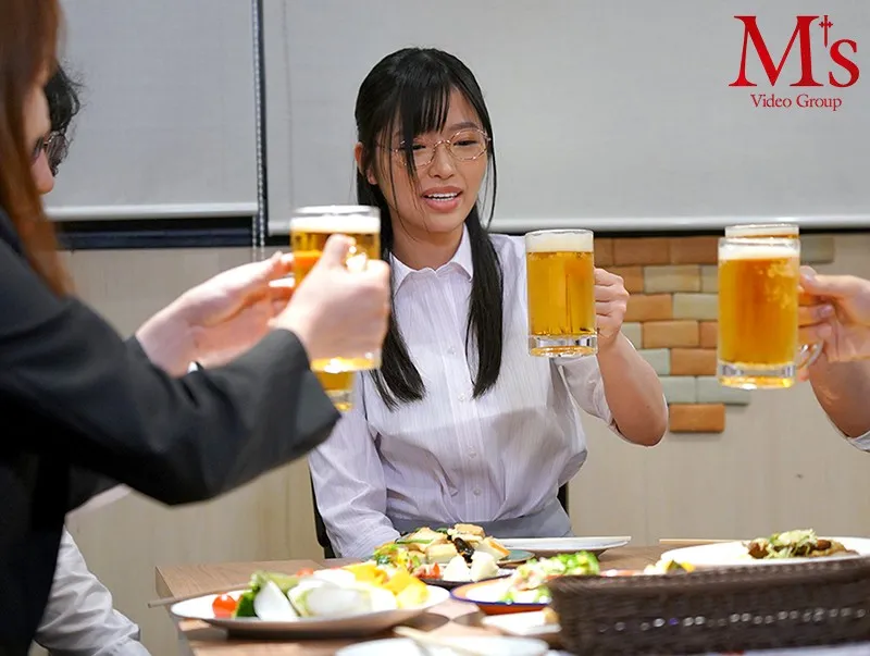 田舎から夢を追って上京したはずがいつの間にか同じ会社のイケメンクズ野郎のクズチ○ポに完堕ちしていたボクの彼女。 遠距離NTR 椿りか 画像1