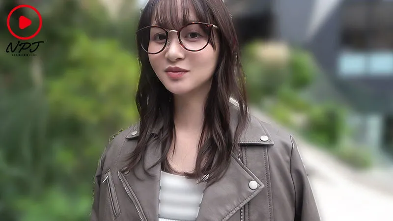 ≪OLの裏休日≫盛る人妻。 SNSで見つけた現役OLとオフパコ密会8発！？ 画像1