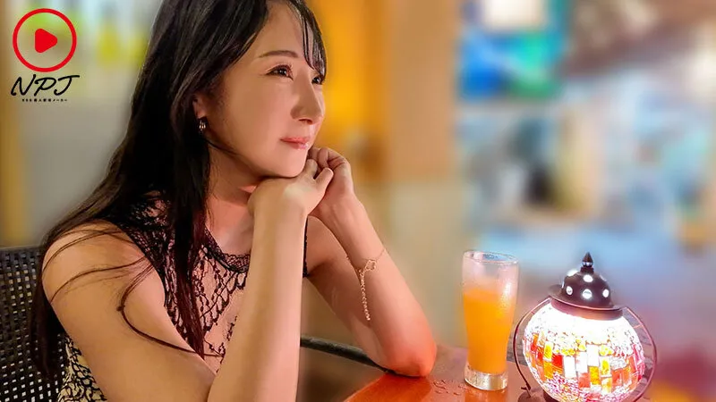 某高級ラウンジNo.1の超イイ女とハメたい 高級レストランで食事してホテルのスイートで飲み直したあとはほろ酔いいちゃいちゃお泊り中出しセックス 画像1