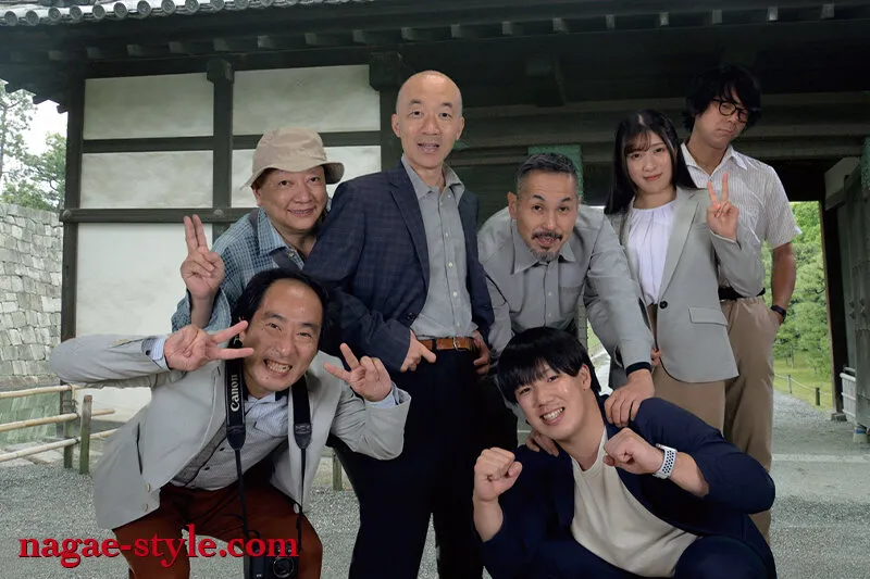 超屈辱！！社員旅行で全員のおもちゃにされてしまった妻3 辻さくら 画像1