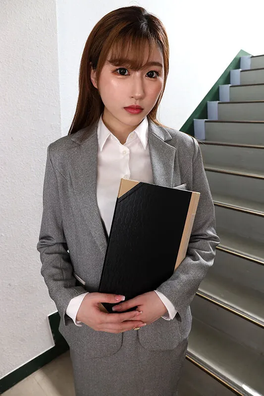 【VR】私ね…あなたの喘ぎ声に興奮しちゃうの。僕等が通ういつもの校内、自らの性癖のために男子生徒を●す水泳部の顧問 NAO 画像2