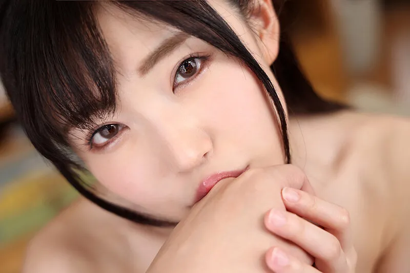 【VR】心まで魅了する濃密なくちづけと甘いセックス… 溶けるような接吻手コキ 皆月ひかる 画像2